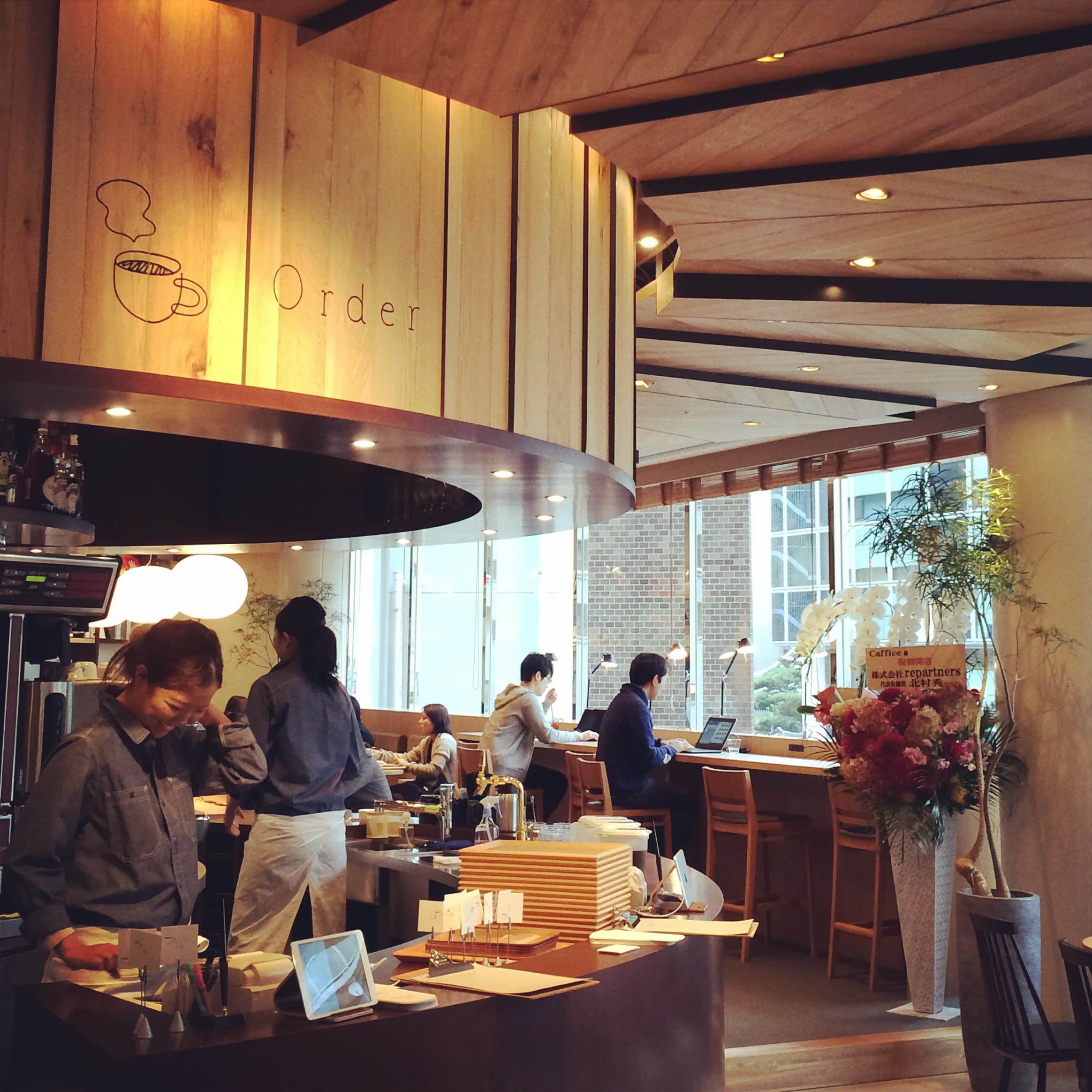 新宿駅付近のPC作業できるカフェ
